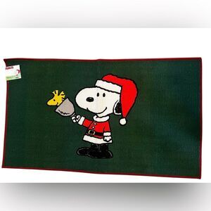Peanuts Snoopy Santa Christmas Accent Rug